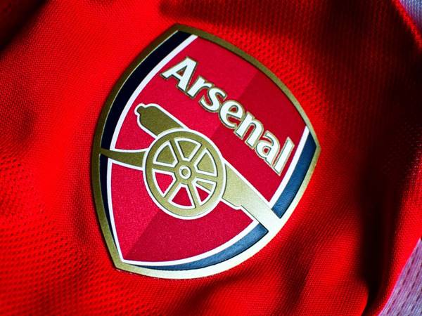 Logo Arsenal có lịch sử hình thành và ý nghĩa ra sao?