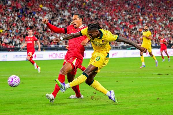 Bóng đá QT: Rafael Leao tỏa sáng với nụ cười chiến thắng