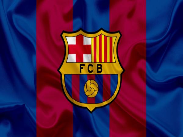 Sự khác biệt giữa các phiên bản logo của Barcelona