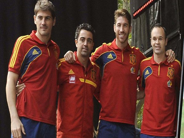 Những cầu thủ Tây Ban Nha vô địch La Liga nhiều lần nhất