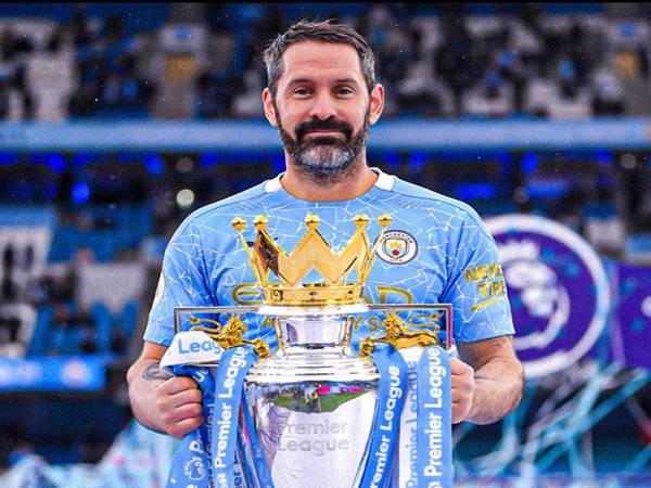 Tin Man City: Thủ môn gây tranh cãi nhất CLB giải nghệ
