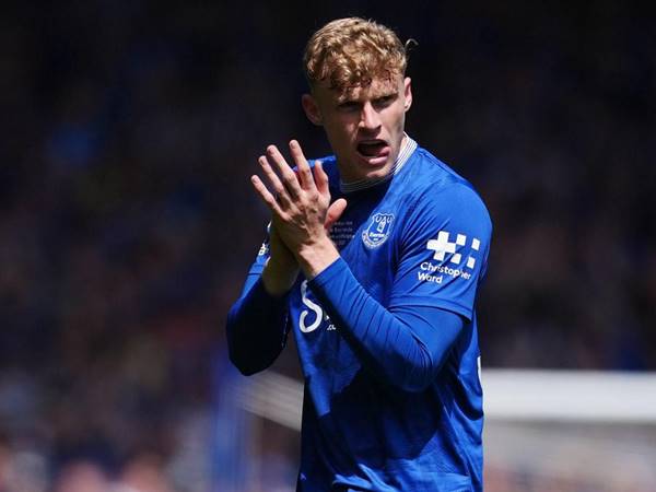 Tin MU: MU từ bỏ kế hoạch chiêu mộ Jarrad Branthwaite